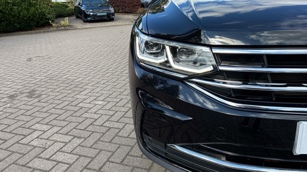 Volkswagen Tiguan 1.5 TSI 150 Elegance 5dr DSG Petrol Estate - Image 41
