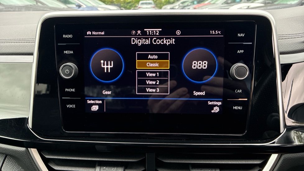 Volkswagen T-Roc 1.5 TSI R-Line 5dr DSG Petrol Hatchback - Image 23