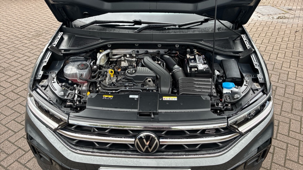 Volkswagen T-Roc 1.5 TSI R-Line 5dr DSG Petrol Hatchback - Image 34