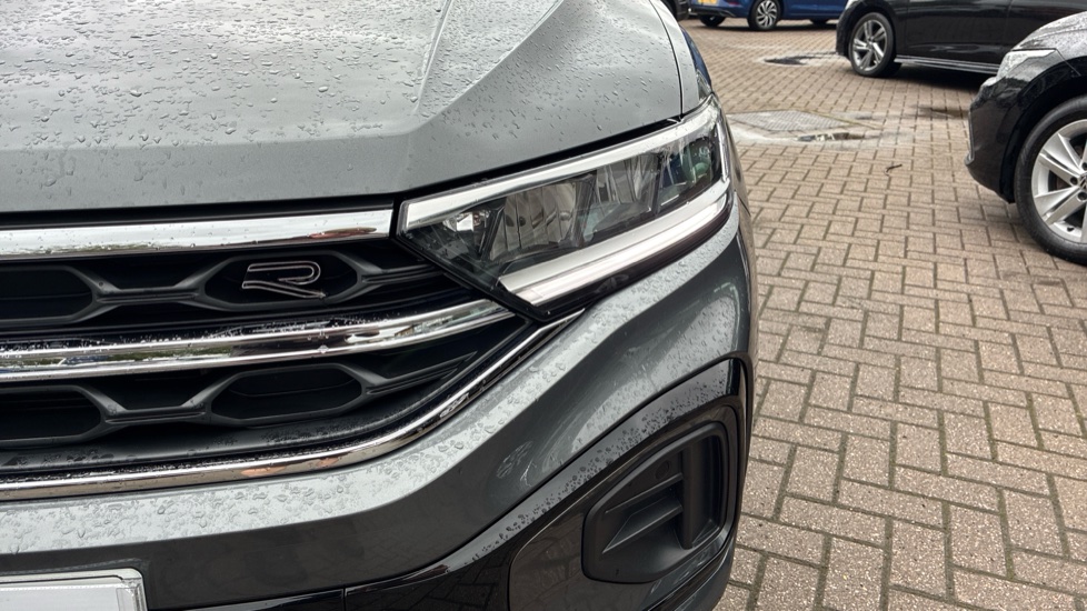 Volkswagen T-Roc 1.5 TSI R-Line 5dr DSG Petrol Hatchback - Image 36