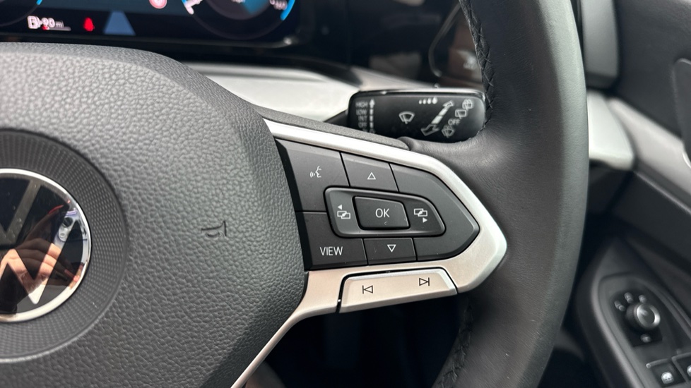 Volkswagen Golf 1.5 TSI Life 5dr Petrol Hatchback - Image 18
