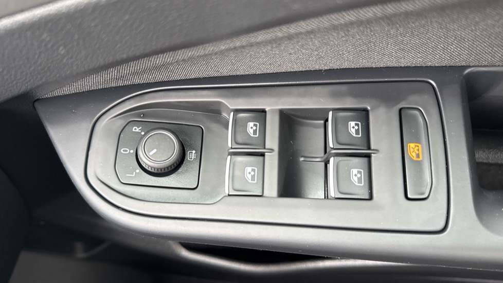 Volkswagen Golf 1.5 TSI Life 5dr Petrol Hatchback - Image 22