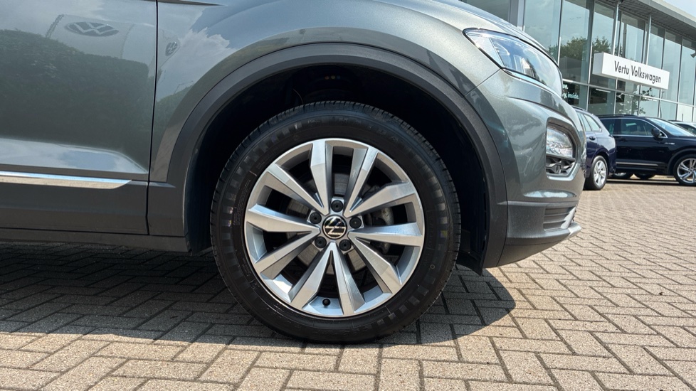 Volkswagen T-Roc 1.0 TSI 110 Design 5dr Petrol Hatchback - Image 5