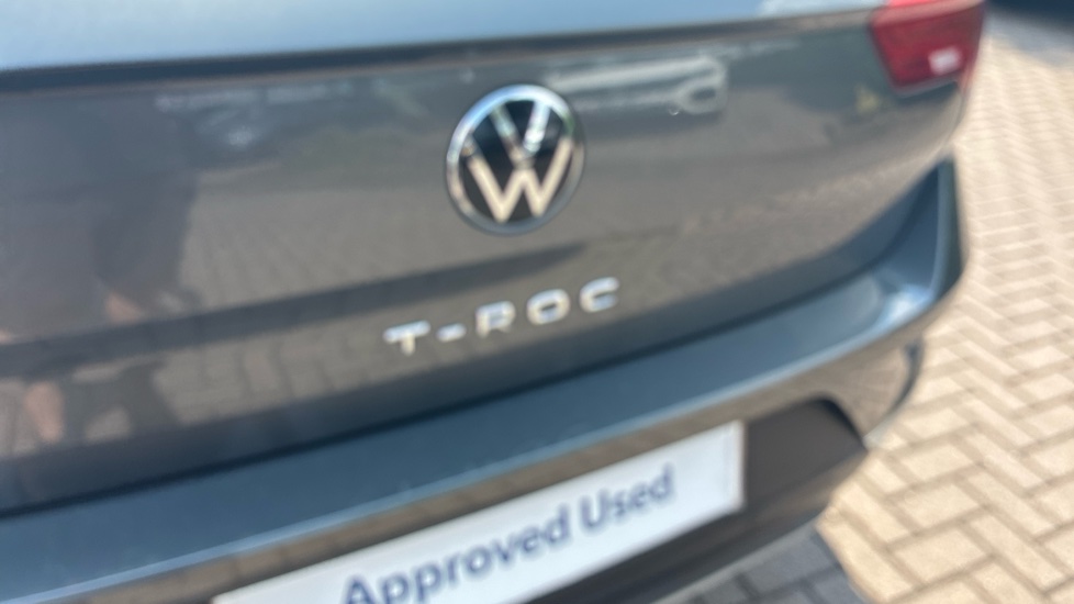 Volkswagen T-Roc 1.0 TSI 110 Design 5dr Petrol Hatchback - Image 39