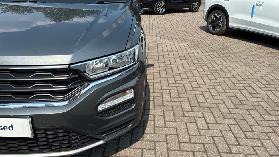 Volkswagen T-Roc 1.0 TSI 110 Design 5dr Petrol Hatchback - Image 43