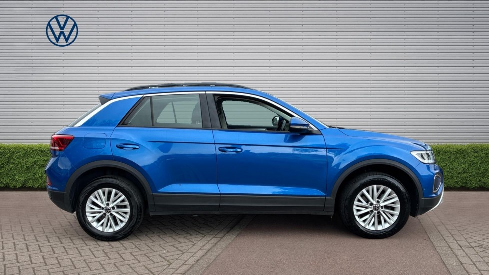 Volkswagen T-Roc 1.5 TSI Life 5dr Petrol Hatchback - Image 4