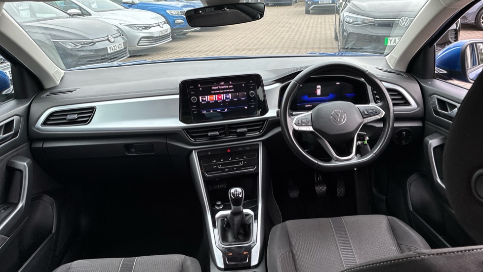 Volkswagen T-Roc 1.5 TSI Life 5dr Petrol Hatchback - Image 9