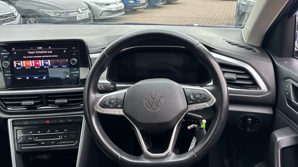 Volkswagen T-Roc 1.5 TSI Life 5dr Petrol Hatchback - Image 10