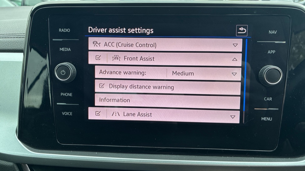 Volkswagen T-Roc 1.5 TSI Life 5dr Petrol Hatchback - Image 24