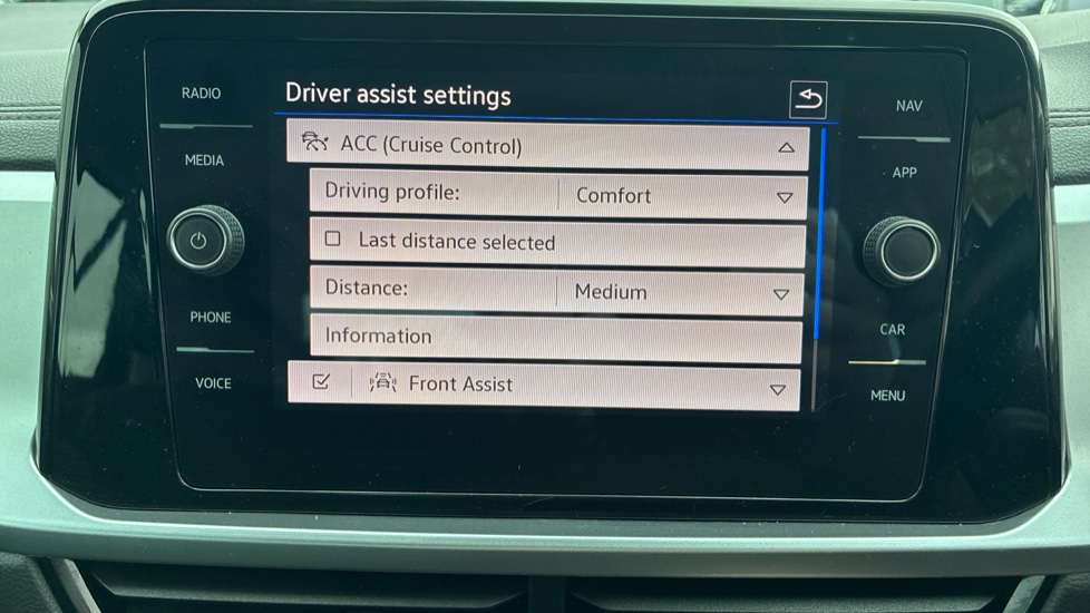 Volkswagen T-Roc 1.5 TSI Life 5dr Petrol Hatchback - Image 25