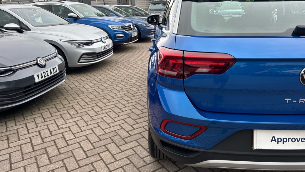 Volkswagen T-Roc 1.5 TSI Life 5dr Petrol Hatchback - Image 37