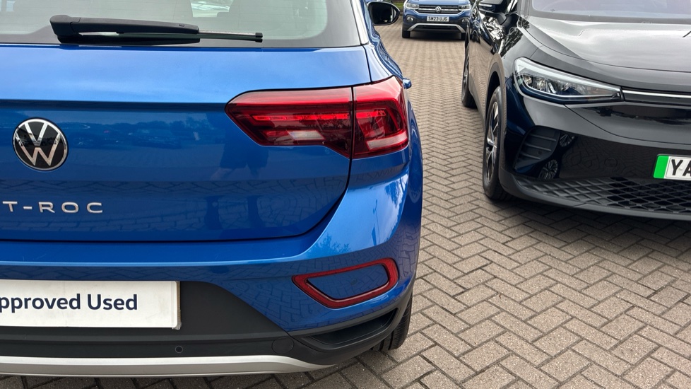 Volkswagen T-Roc 1.5 TSI Life 5dr Petrol Hatchback - Image 38
