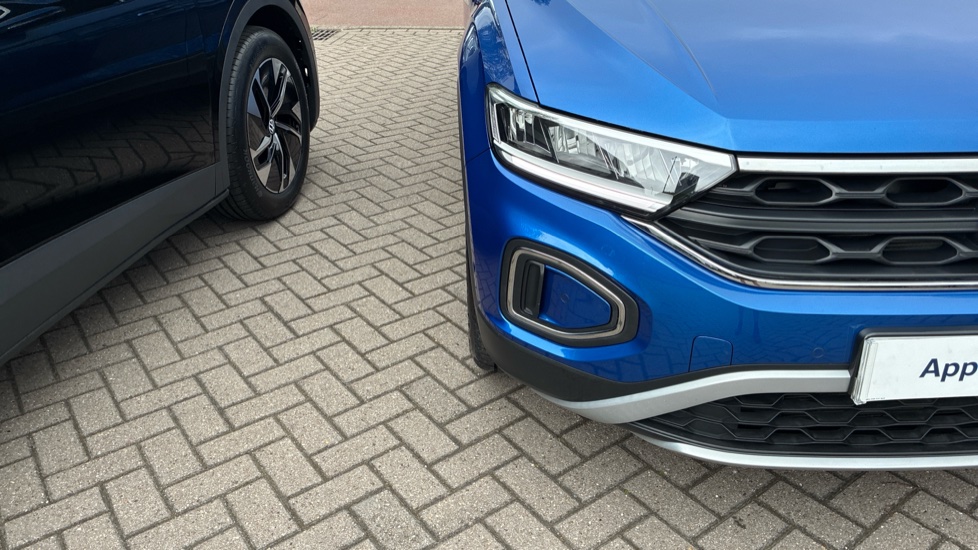 Volkswagen T-Roc 1.5 TSI Life 5dr Petrol Hatchback - Image 42