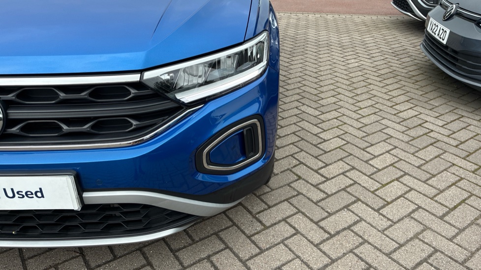 Volkswagen T-Roc 1.5 TSI Life 5dr Petrol Hatchback - Image 43