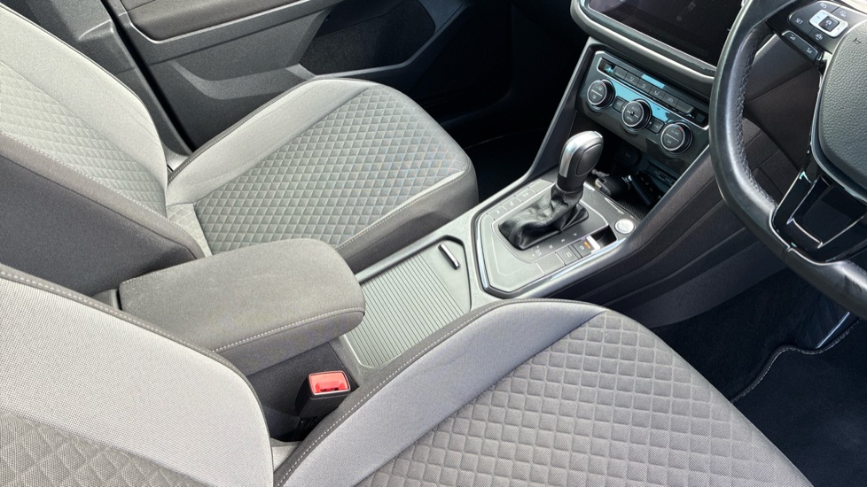 Volkswagen Tiguan 1.5 TSi EVO 150 Match 5dr DSG Petrol Estate - Image 14