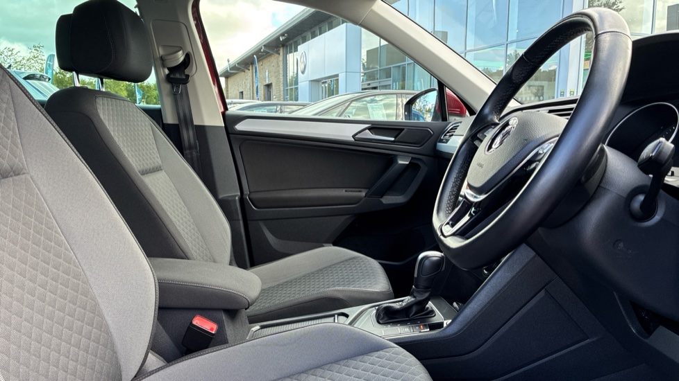 Volkswagen Tiguan 1.5 TSi EVO 150 Match 5dr DSG Petrol Estate - Image 15