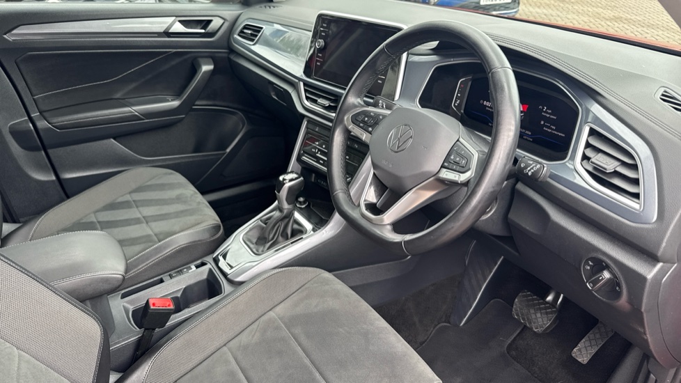 Volkswagen T-Roc 1.5 TSI Style 5dr DSG Petrol Hatchback - Image 6