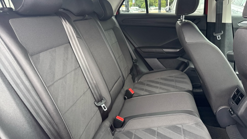 Volkswagen T-Roc 1.5 TSI Style 5dr DSG Petrol Hatchback - Image 16