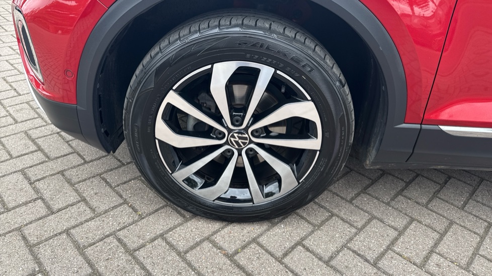 Volkswagen T-Roc 1.5 TSI Style 5dr DSG Petrol Hatchback - Image 26