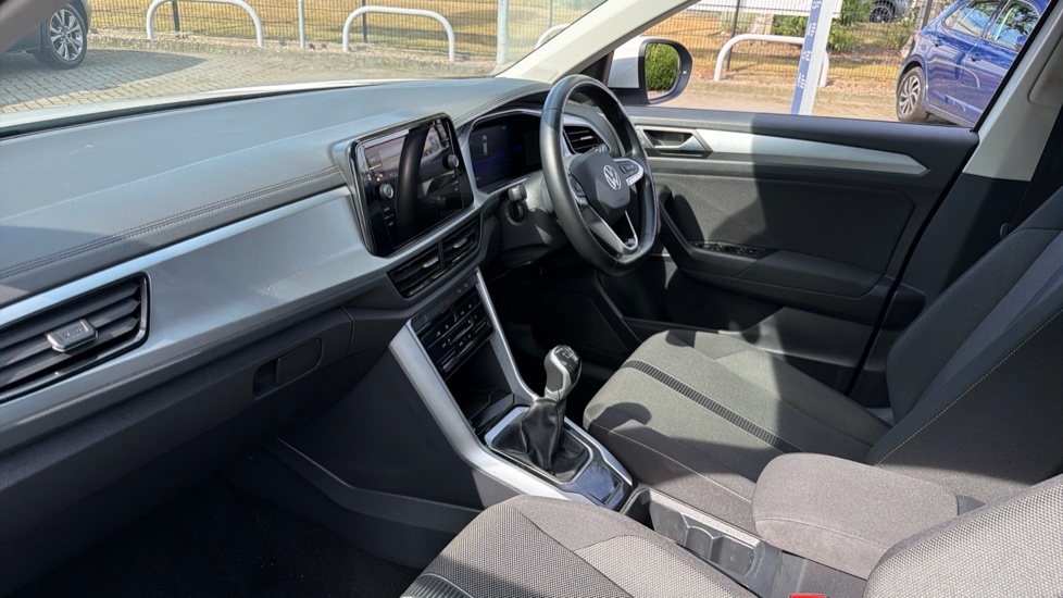 Volkswagen T-Roc 1.0 TSI Life 5dr Petrol Hatchback - Image 2