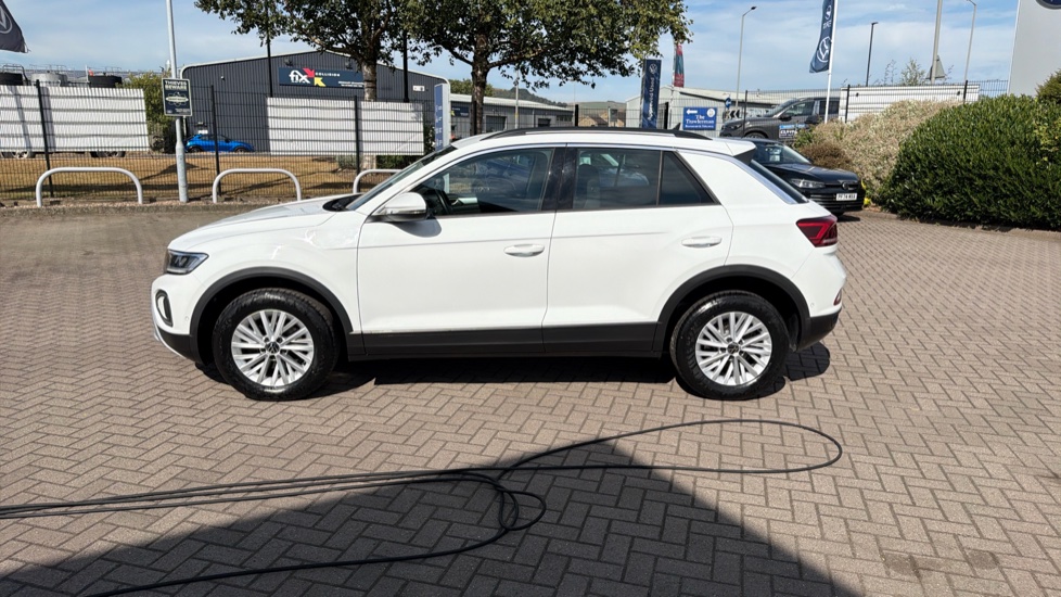 Volkswagen T-Roc 1.0 TSI Life 5dr Petrol Hatchback - Image 45