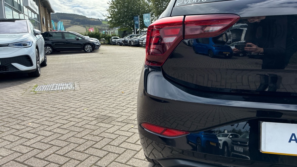 Volkswagen Polo 1.0 Life 5dr Petrol Hatchback - Image 26