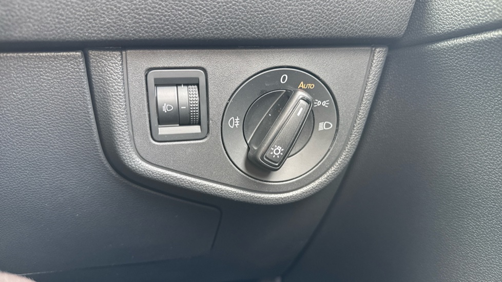 Volkswagen Polo 1.0 TSI Match 5dr Petrol Hatchback - Image 21