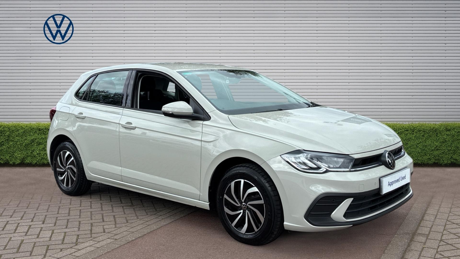 Volkswagen Polo listing photo