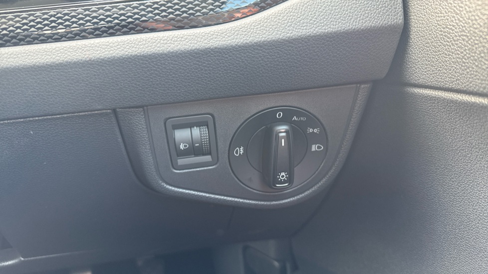 Volkswagen Polo 1.0 TSI Life 5dr Petrol Hatchback - Image 33
