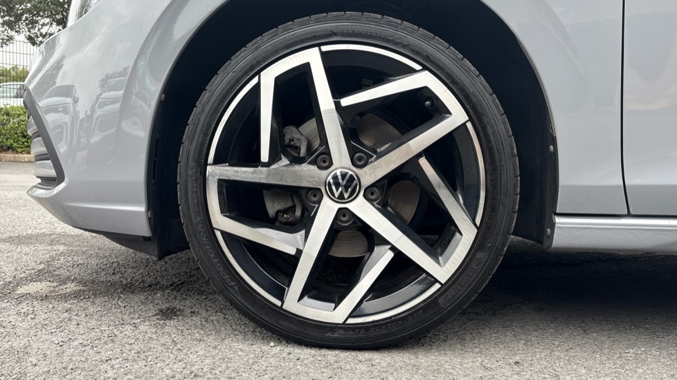 Volkswagen Golf 1.5 TSI Life 5dr Petrol Hatchback - Image 5
