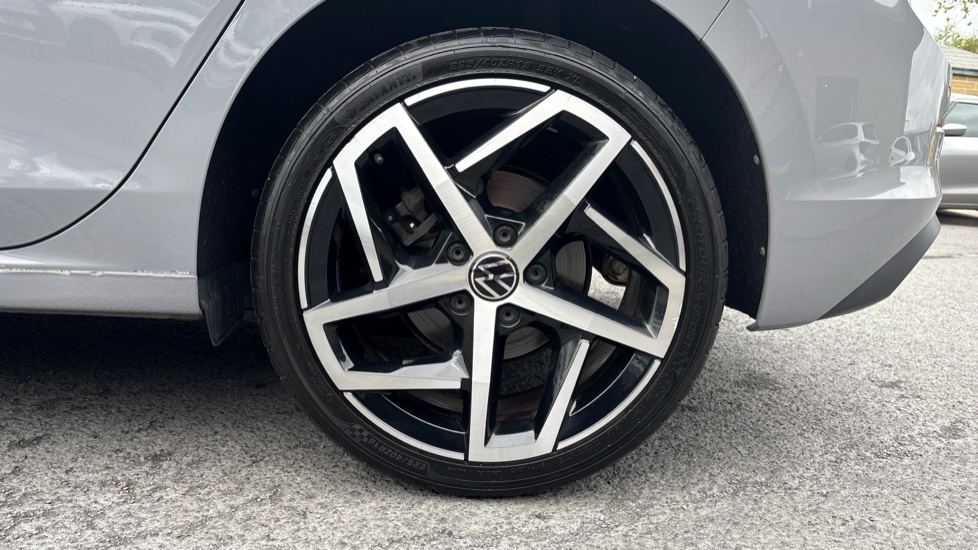 Volkswagen Golf 1.5 TSI Life 5dr Petrol Hatchback - Image 24