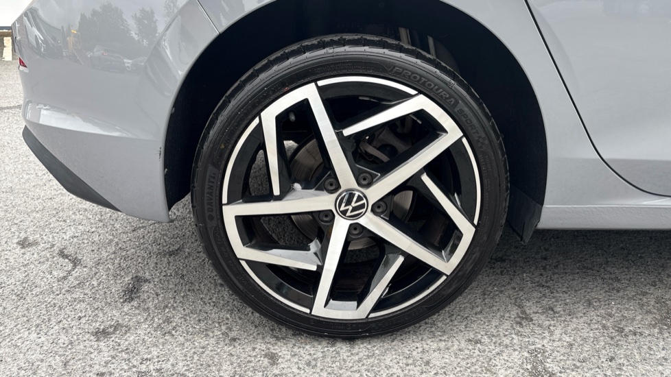Volkswagen Golf 1.5 TSI Life 5dr Petrol Hatchback - Image 25