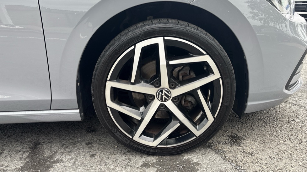 Volkswagen Golf 1.5 TSI Life 5dr Petrol Hatchback - Image 26