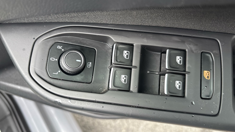 Volkswagen Golf 1.5 TSI Life 5dr Petrol Hatchback - Image 41