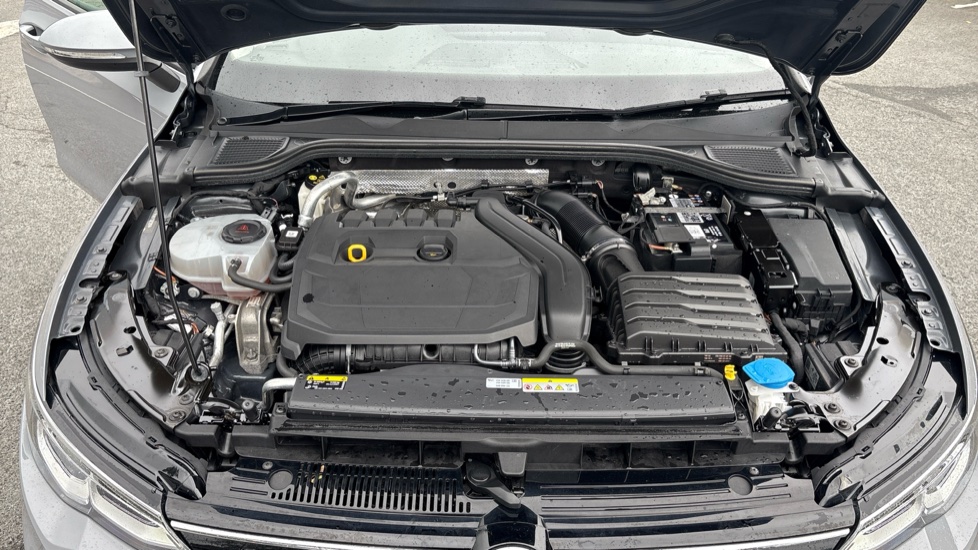 Volkswagen Golf 1.5 TSI Life 5dr Petrol Hatchback - Image 42