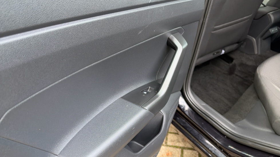 Volkswagen Polo 1.0 TSI Life 5dr Petrol Hatchback - Image 33