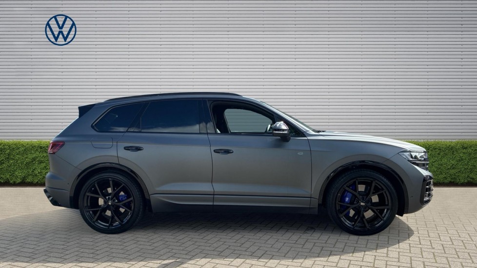 Volkswagen Touareg 3.0 V6 TSI eHybrid 4M R Final Edition 5dr Tip Auto Estate - Image 4