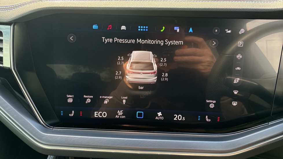 Volkswagen Touareg 3.0 V6 TSI eHybrid 4M R Final Edition 5dr Tip Auto Estate - Image 25