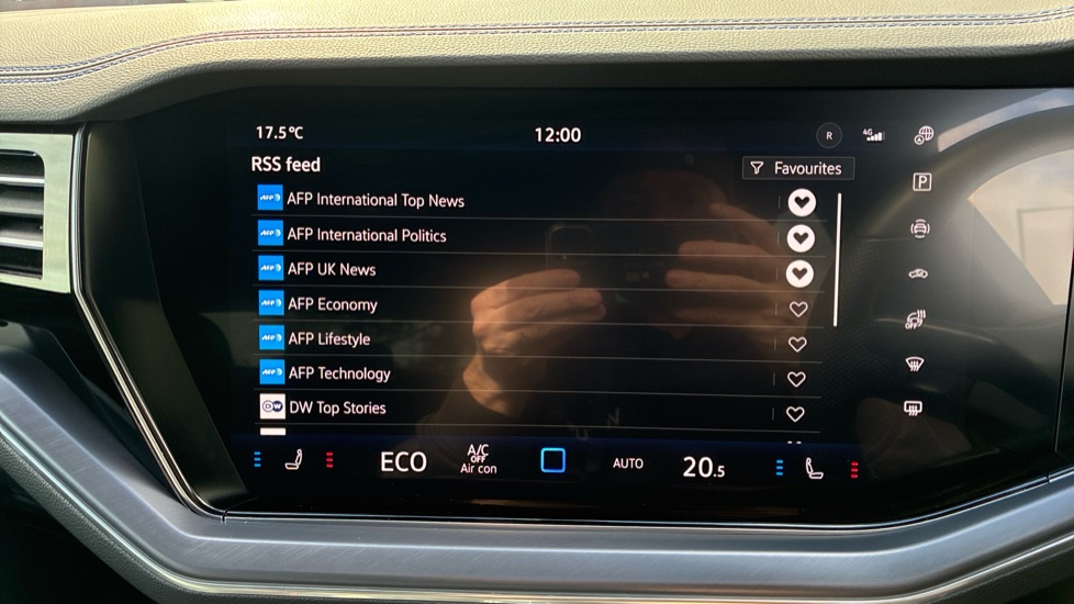 Volkswagen Touareg 3.0 V6 TSI eHybrid 4M R Final Edition 5dr Tip Auto Estate - Image 31
