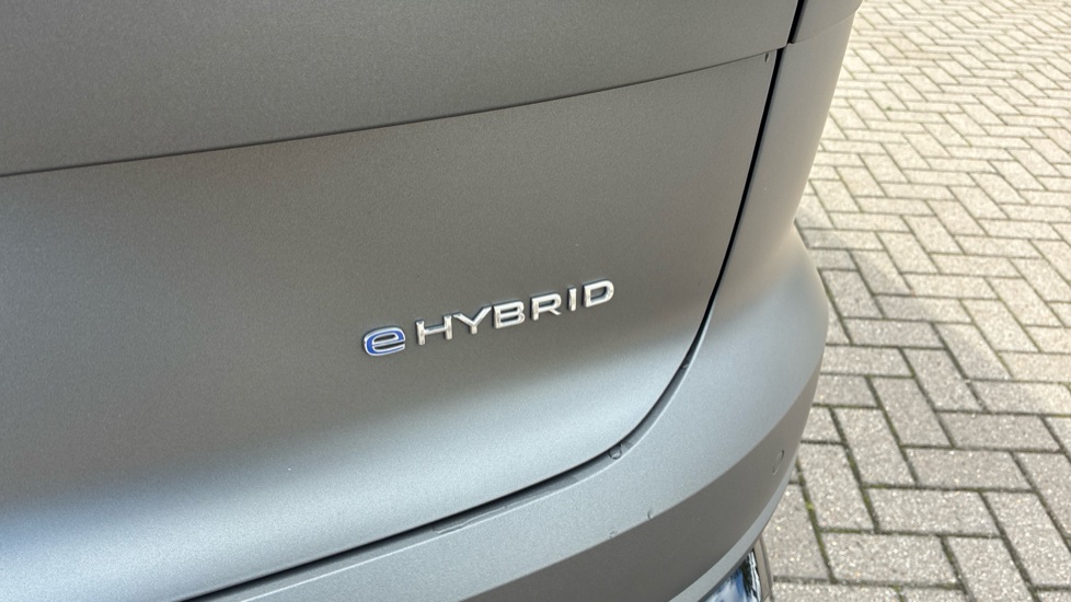 Volkswagen Touareg 3.0 V6 TSI eHybrid 4M R Final Edition 5dr Tip Auto Estate - Image 42