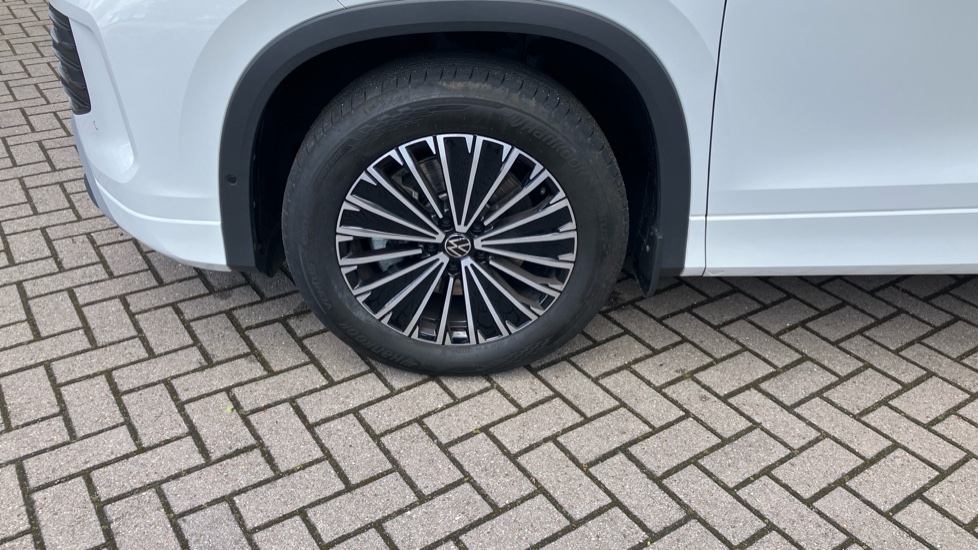 Volkswagen Tayron 2.0 TDI Life 5dr DSG7 [7 Seat] Diesel Estate - Image 38