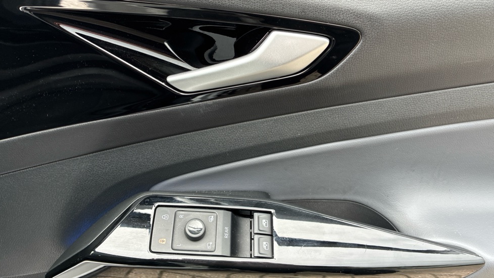 Volkswagen ID.5 128kW Style Pro 77kWh 5dr Auto Electric Coupe - Image 19