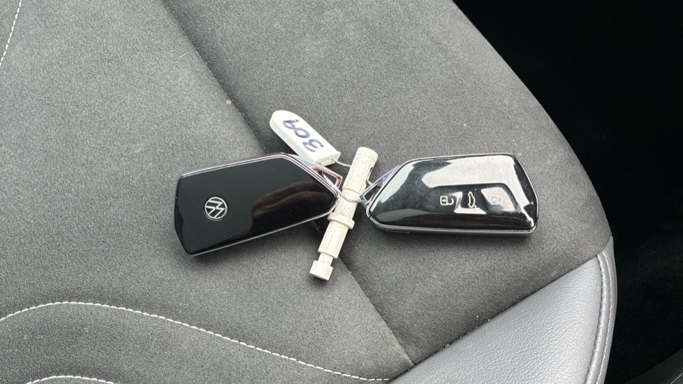 Volkswagen ID.5 128kW Style Pro 77kWh 5dr Auto Electric Coupe - Image 35