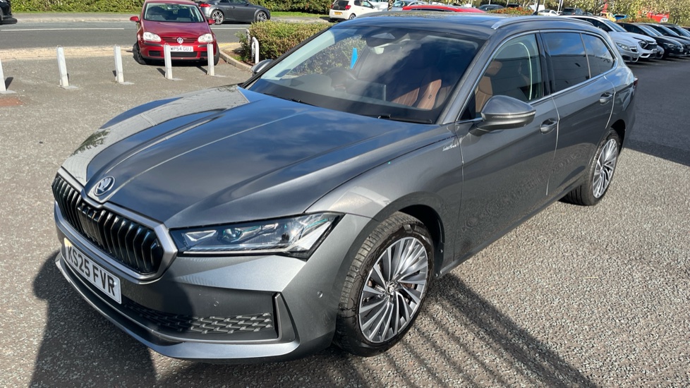 Skoda Superb 2.0 TDI 193 Laurin + Klement 4X4 5dr DSG Diesel Estate - Image 24