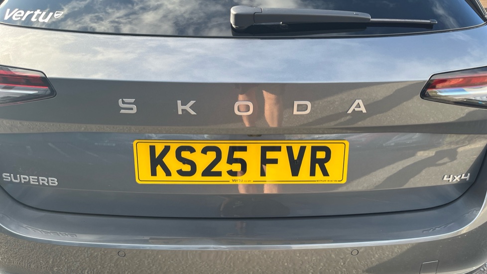 Skoda Superb 2.0 TDI 193 Laurin + Klement 4X4 5dr DSG Diesel Estate - Image 28