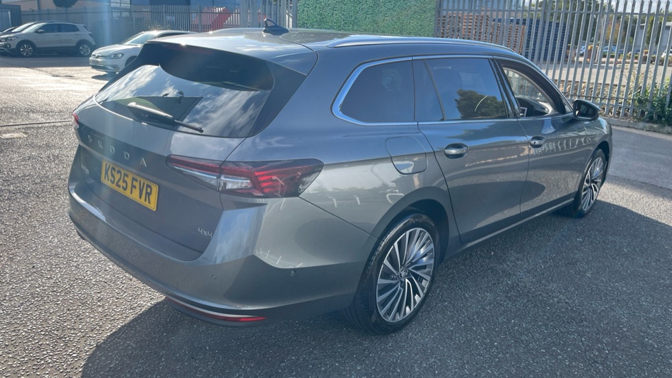 Skoda Superb 2.0 TDI 193 Laurin + Klement 4X4 5dr DSG Diesel Estate - Image 29