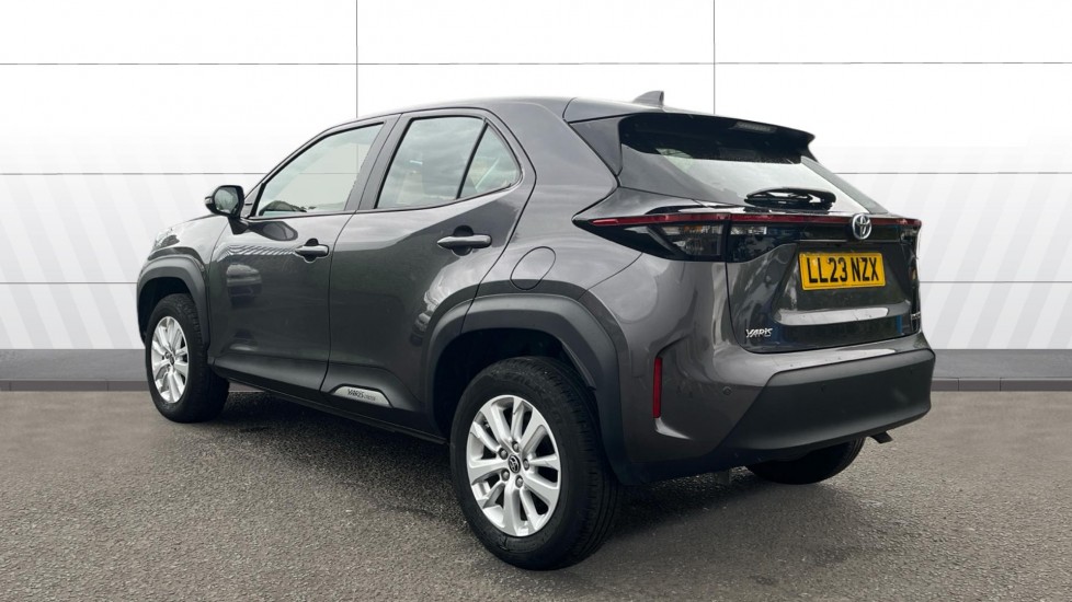 Toyota Yaris Cross 1.5 Hybrid Icon 5dr CVT Hybrid Estate - Image 2
