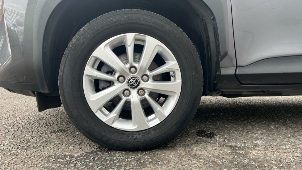 Toyota Yaris Cross 1.5 Hybrid Icon 5dr CVT Hybrid Estate - Image 7