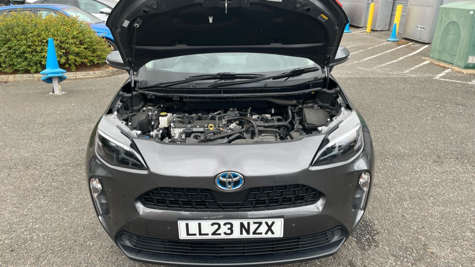 Toyota Yaris Cross 1.5 Hybrid Icon 5dr CVT Hybrid Estate - Image 8