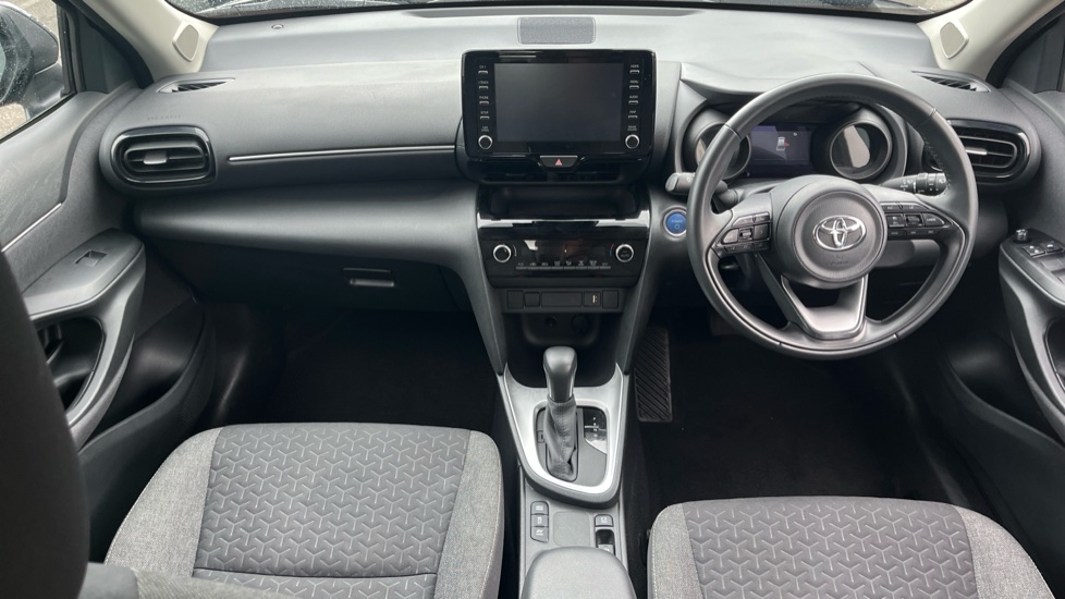 Toyota Yaris Cross 1.5 Hybrid Icon 5dr CVT Hybrid Estate - Image 10